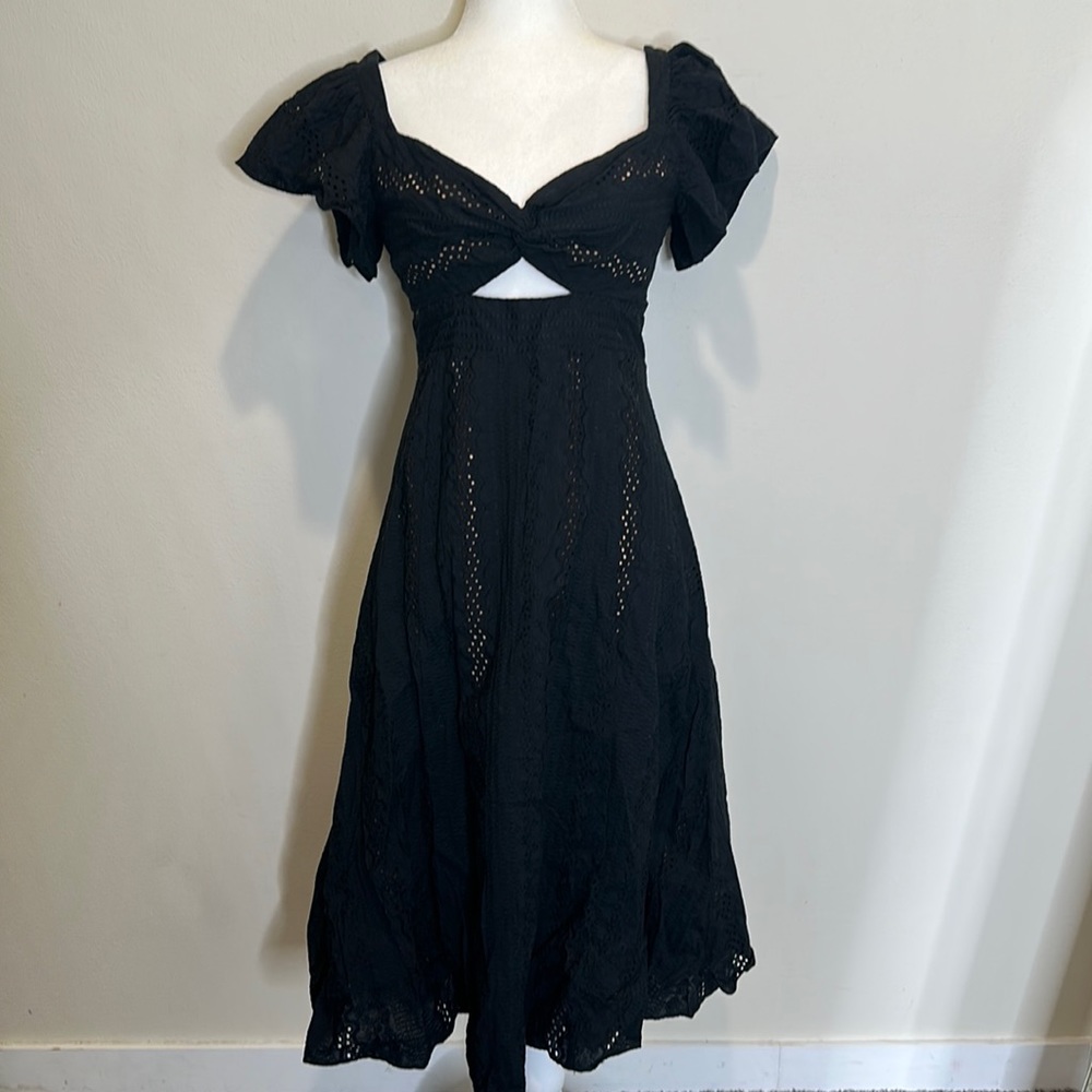BCBG MaxAzira lacy Black Keyhole Middi Dress